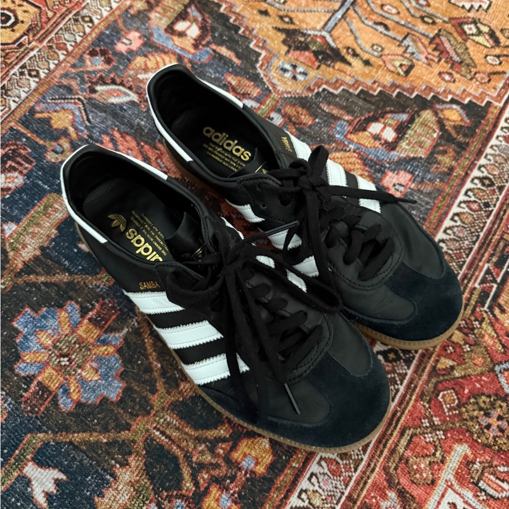 Adidas samba Black and White Men's 7 women’s 8 Sneakers
